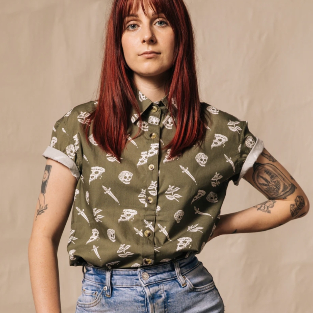 Pyknic Women's size medium button-up green